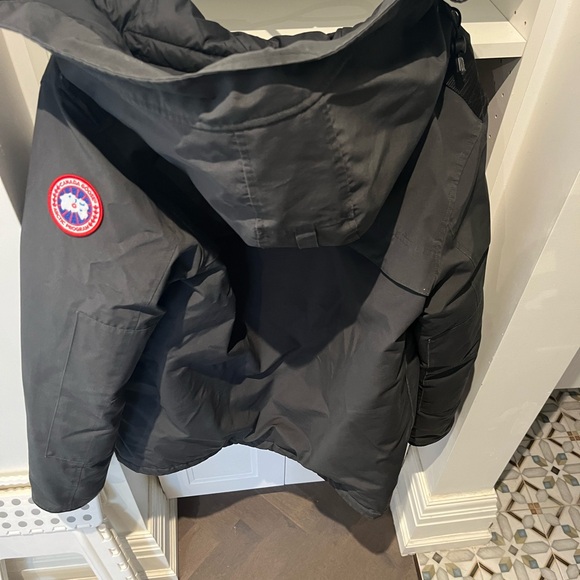 Small Men’s Canada Goose GARIBALDI PARKA - Picture 2 of 12